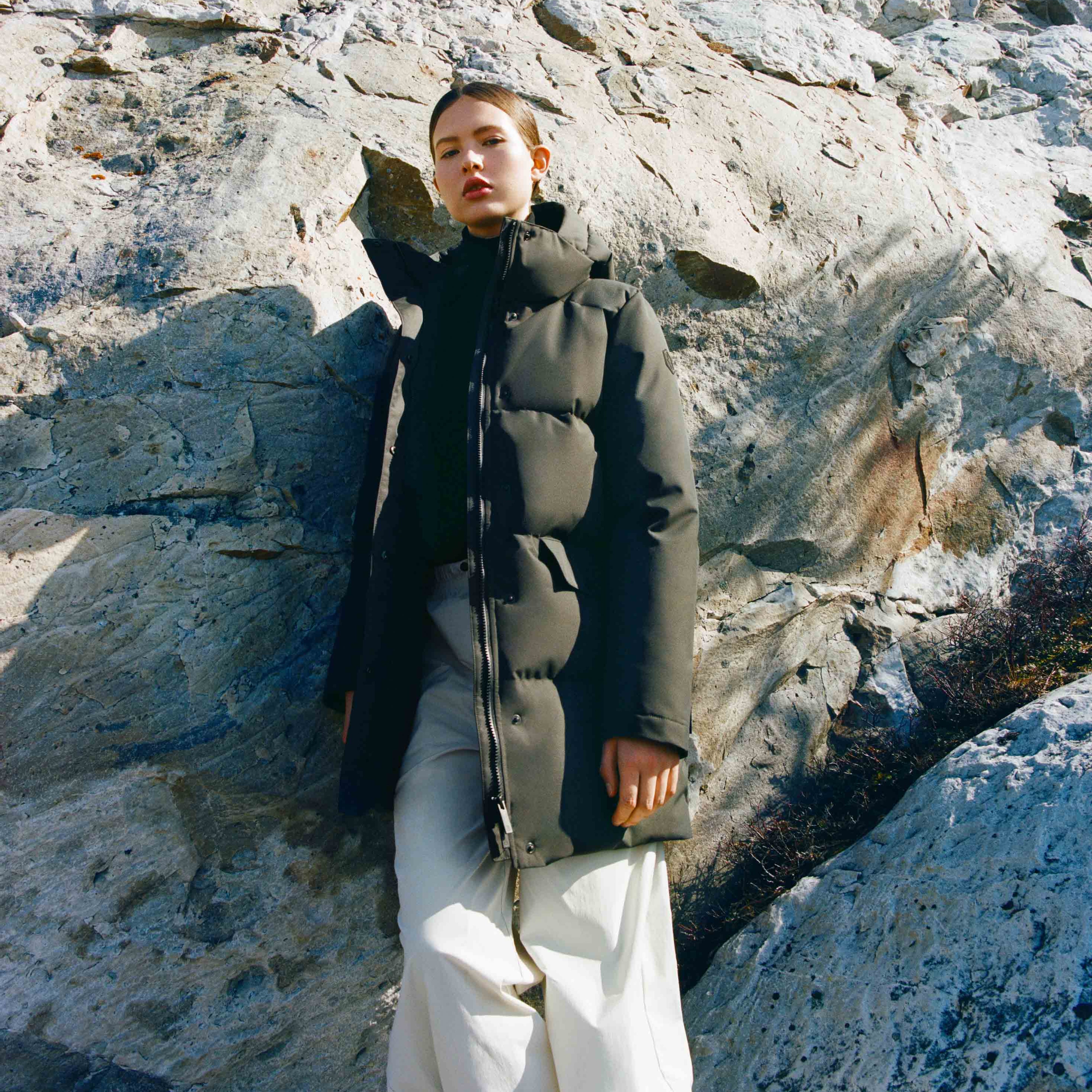 QUARTZ Co クォーツ　LABRADOR-30223 Sサイズ LABRADOR EDITION | Hooded Down Winter Jacket – Quartz Co